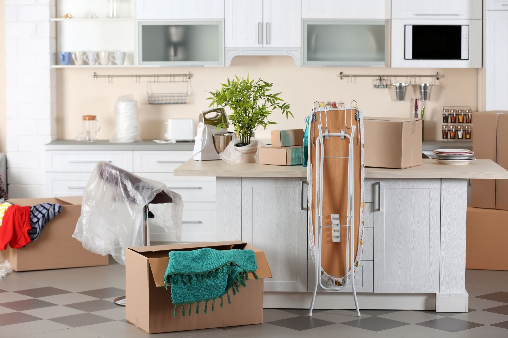 How to Organize Your Kitchen After Moving