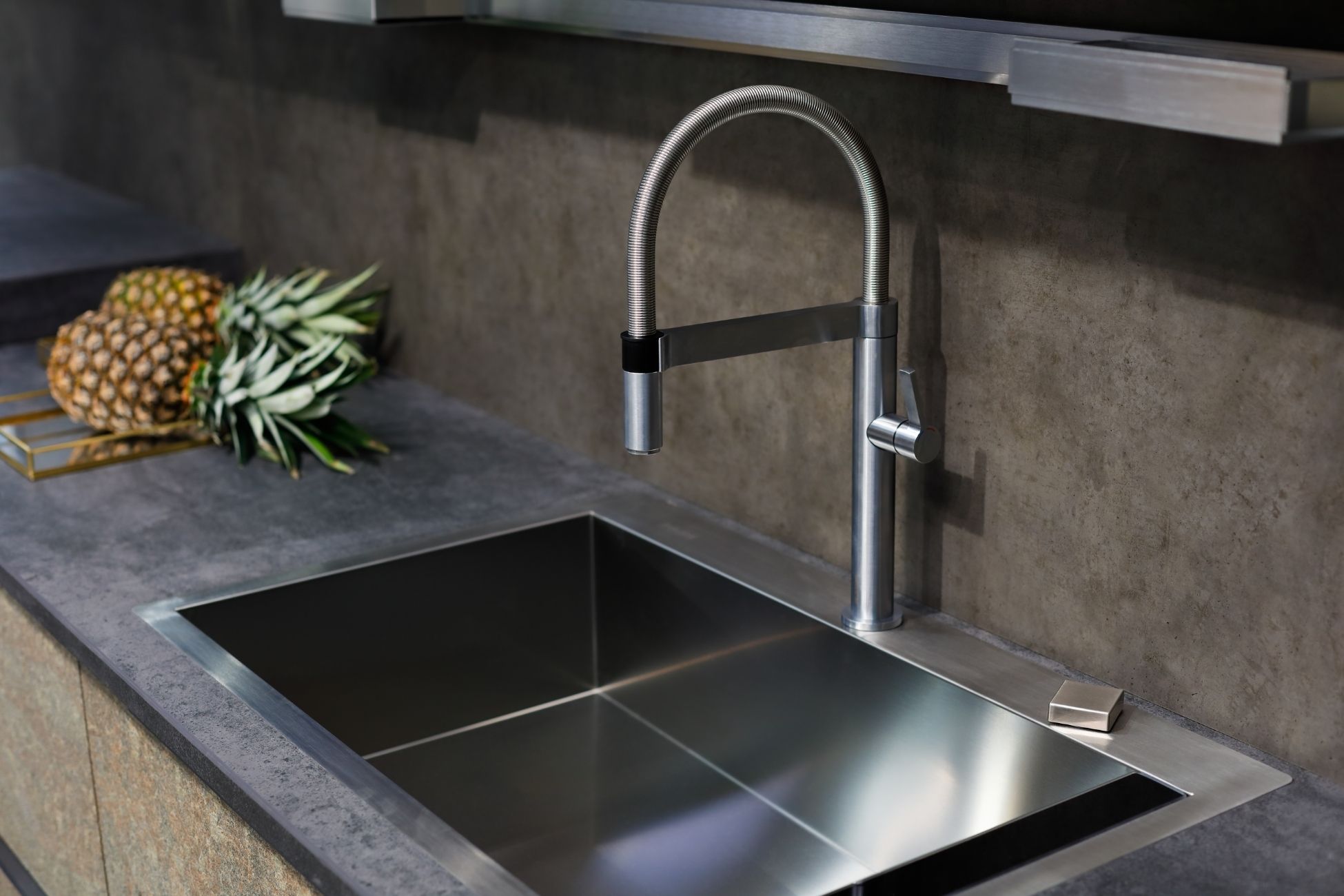Selecting a Kitchen Faucet