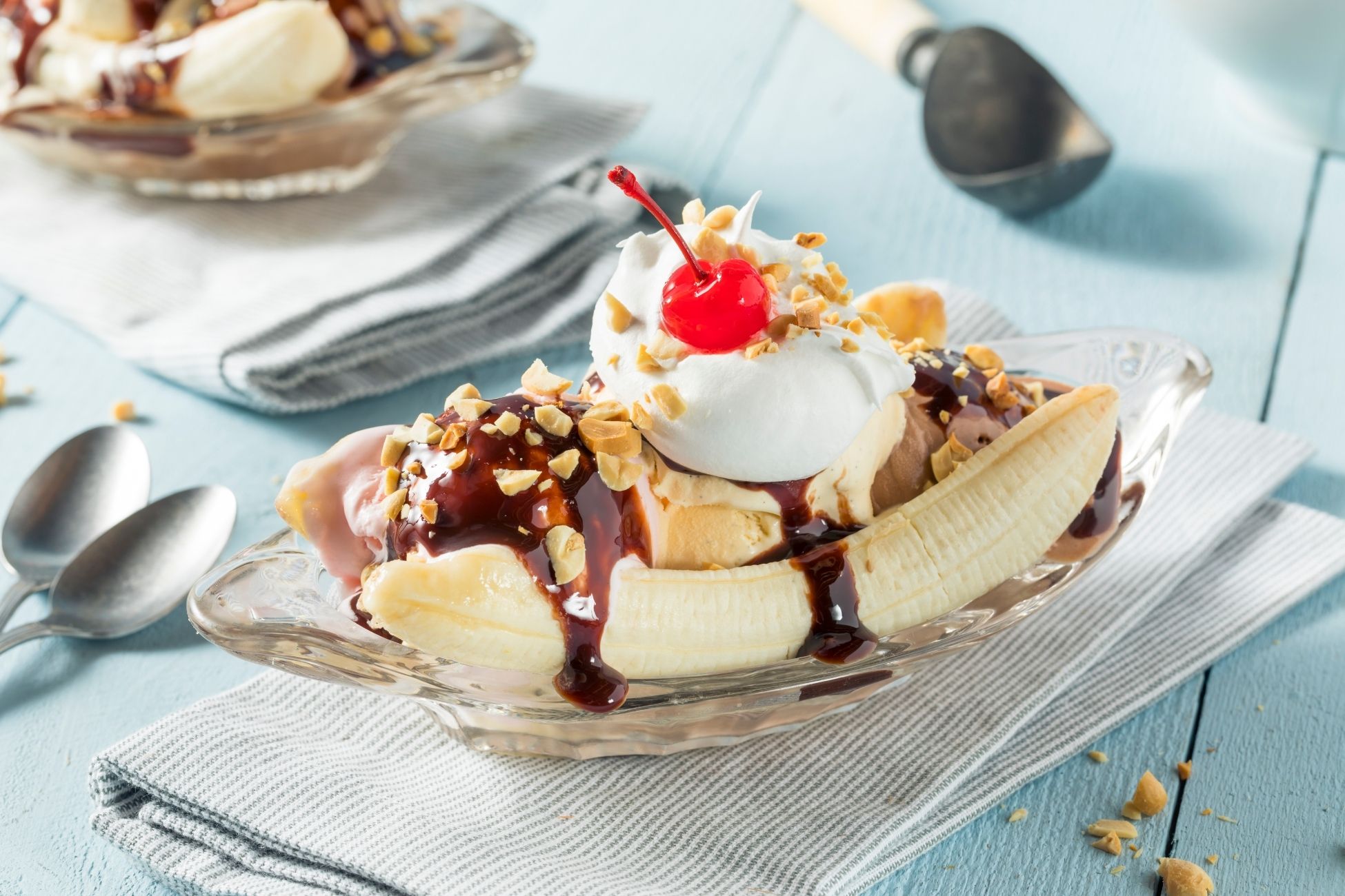 How to Make the Best Old Fashioned Banana Split