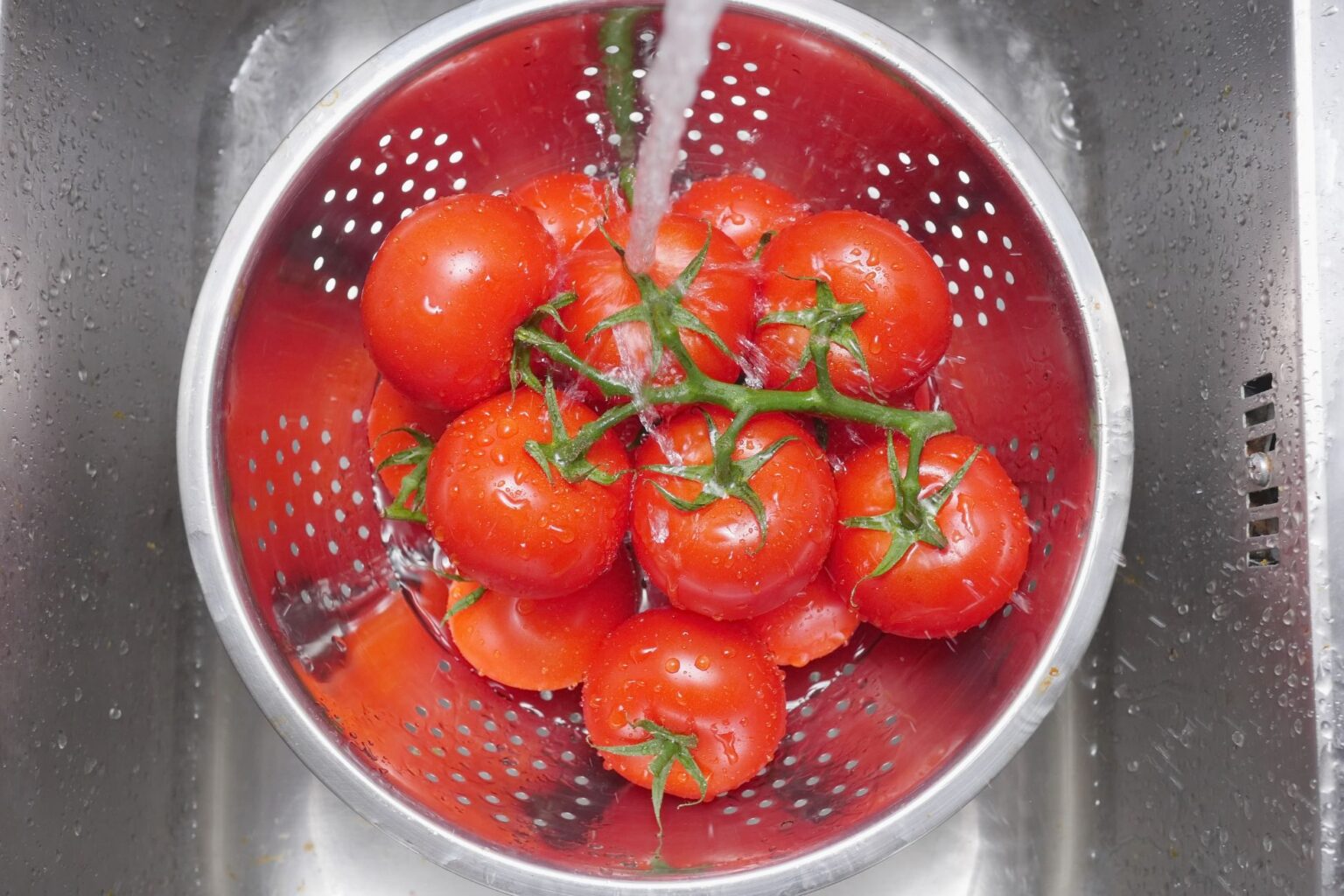 How to Freeze Tomatoes, the Easy Way | Cosmo Appliances