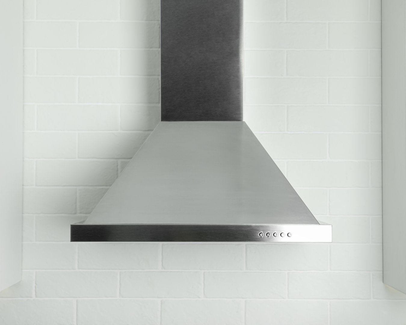 Quiet Range Hoods: Enjoying Ventilation Without the Noise