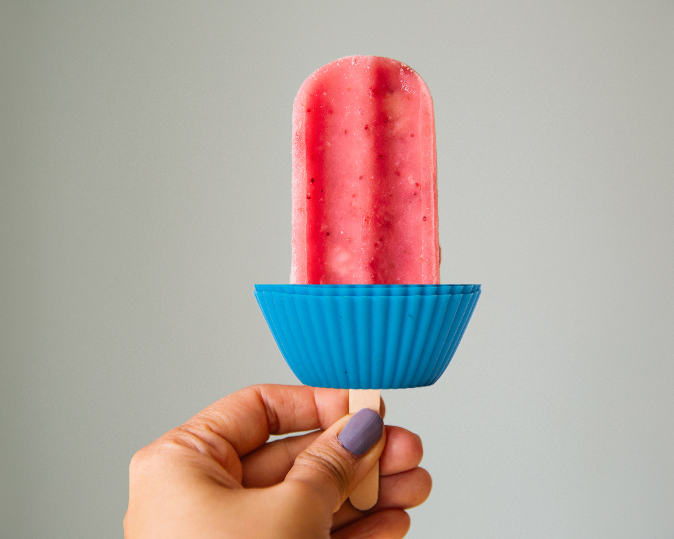 Use a Cupcake Liner to Catch Drips When Eating Popsicles or Ice Cream Cones