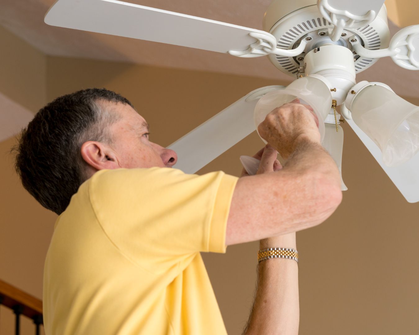 How to Clean Kitchen Light Fixtures and Ceiling Fans: A Step-by-Step Guide