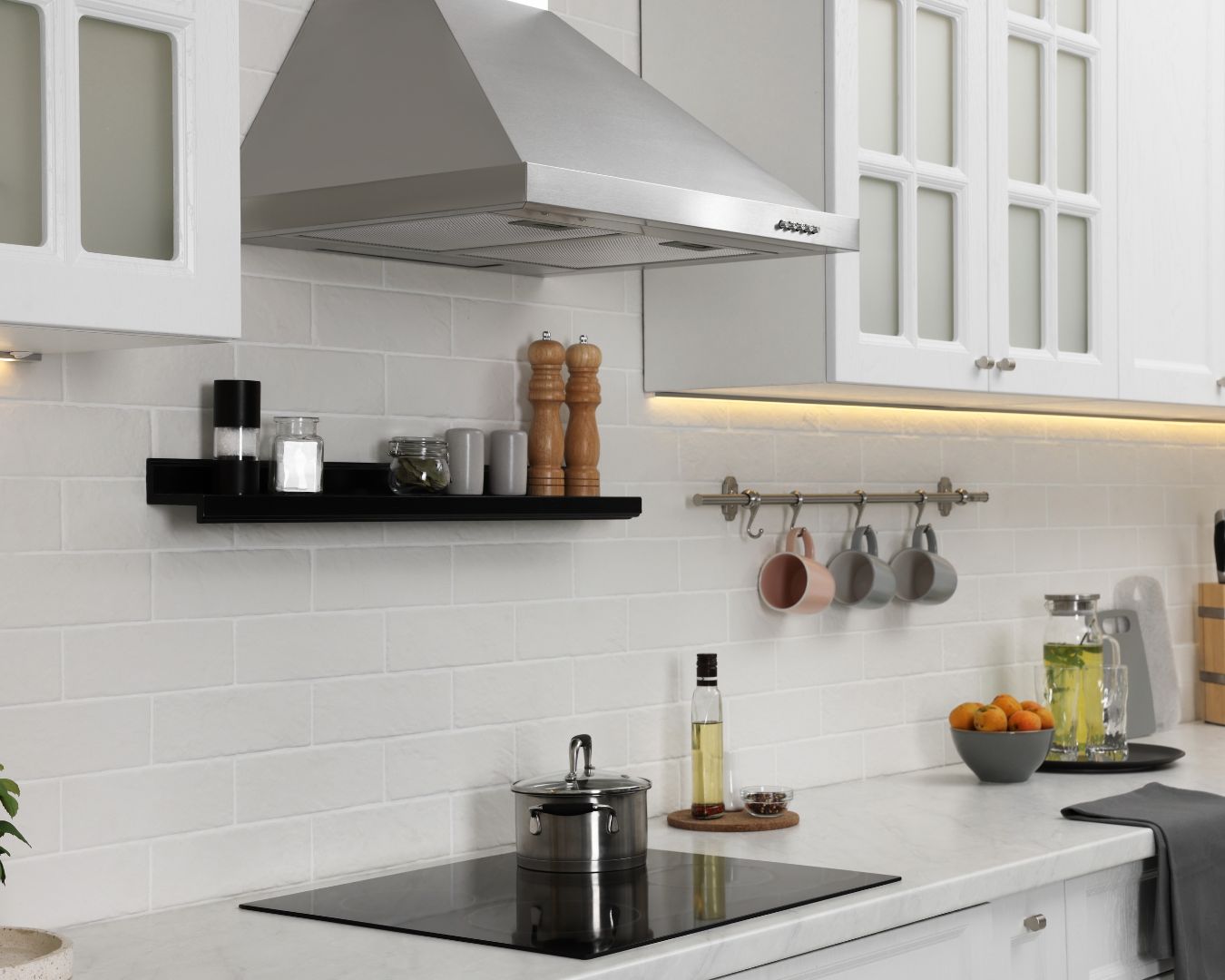 Selecting the Right Range Hood Style: Wall Mount, Island, Under-Cabinet, and Insert