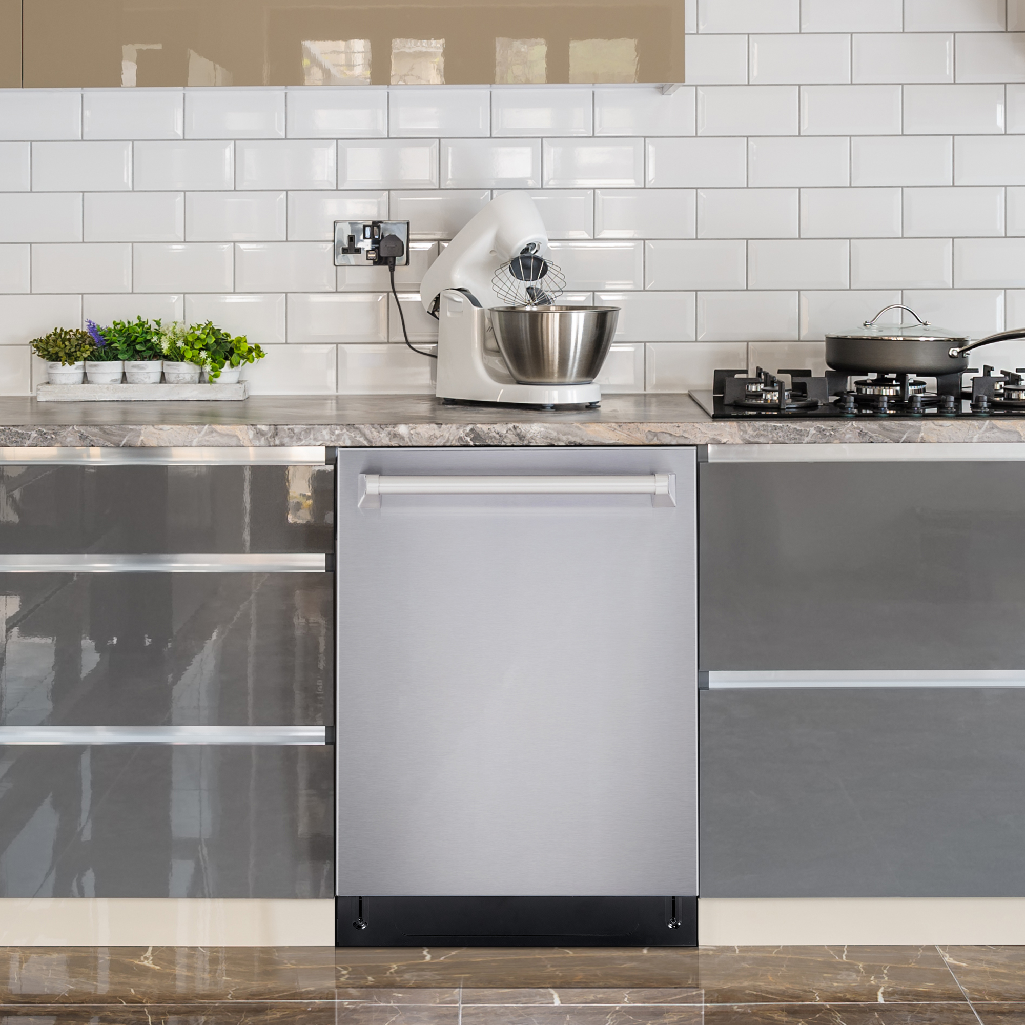 The COS-DIS6502 Built-In Dishwasher: Hidden Controls for a Sleek Kitchen Design
