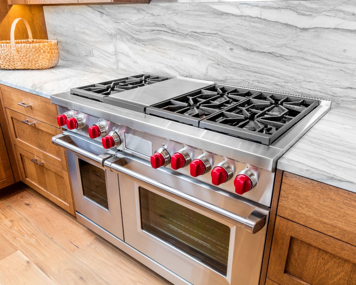 Dual Fuel Ranges: The Best of Both Worlds for Home Chefs