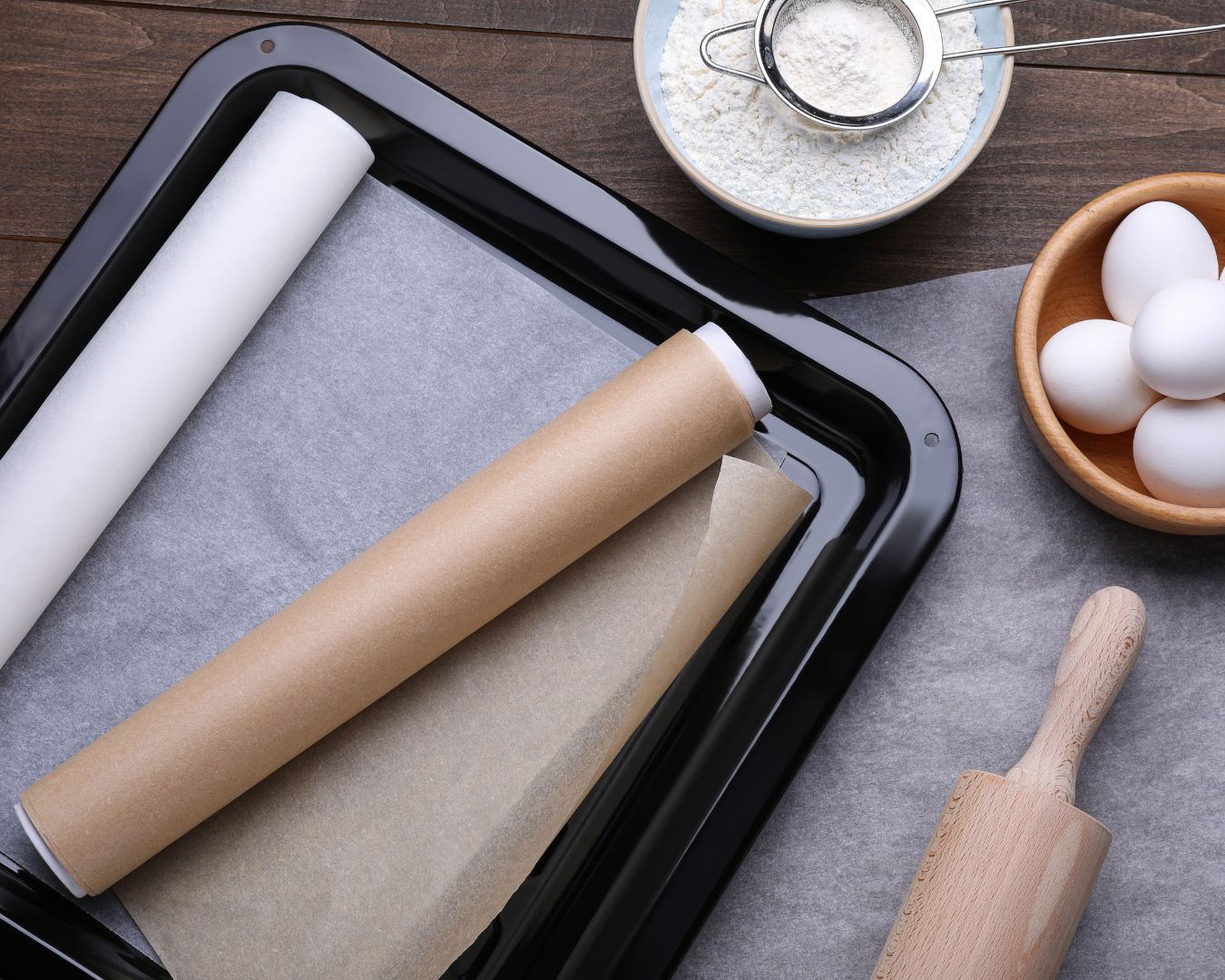 Simplify Your Baking Cleanup: Use a Silicone Baking Mat or Parchment Paper